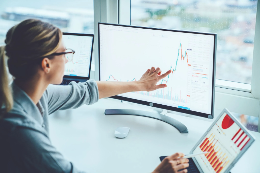 Top Careers for students who Love Economics